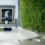 Il Castelluccio Country Restaurant & בית חווה
