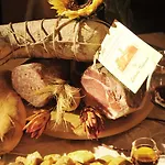 Il Castelluccio Country Restaurant & בית חווה