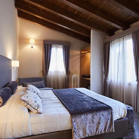 Il Castelluccio Country Restaurant & *