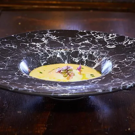 Il Castelluccio Country Restaurant & *