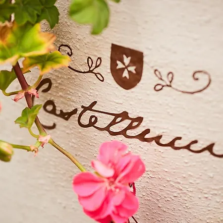 Il Castelluccio Country Restaurant & *